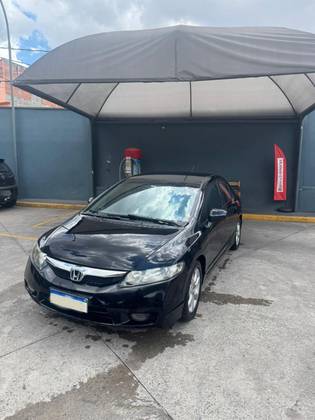 HONDA CIVIC 1.8 LXS 16V FLEX 4P AUTOMÁTICO HONDA CIVIC 1.8 LXS 16V FLEX 4P AUTOMÁTICO